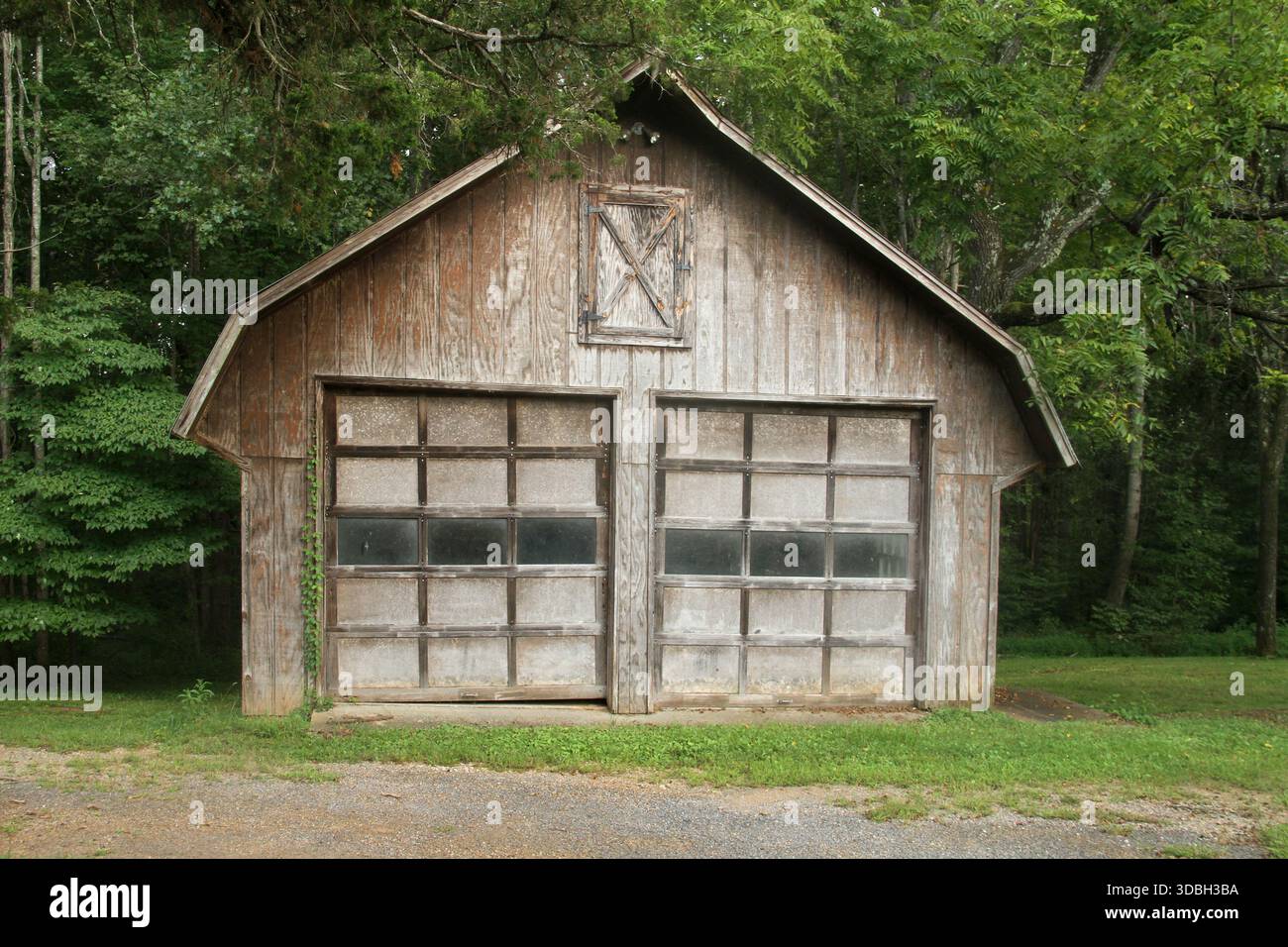 Un vecchio, rustico, garage o carrozza in Virginia, Stati Uniti Foto Stock