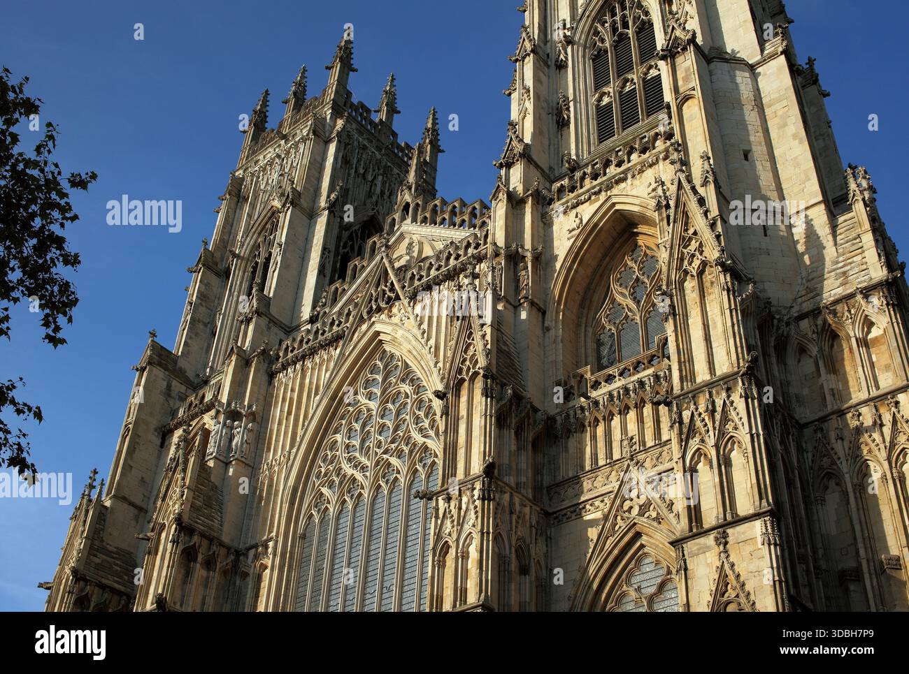 L'elevazione ovest della York Minster, York. Foto Stock