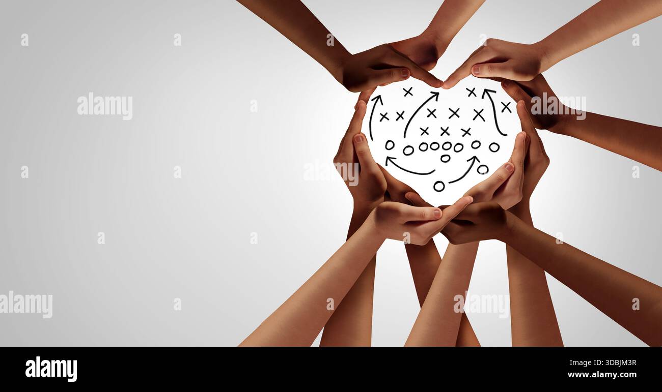 mani diverse che formano una forma a cuore attorno a un diagramma strategico del piano di gioco che simboleggia l'unità il lavoro di squadra gli obiettivi condivisi e il successo collettivo come un connesso Foto Stock