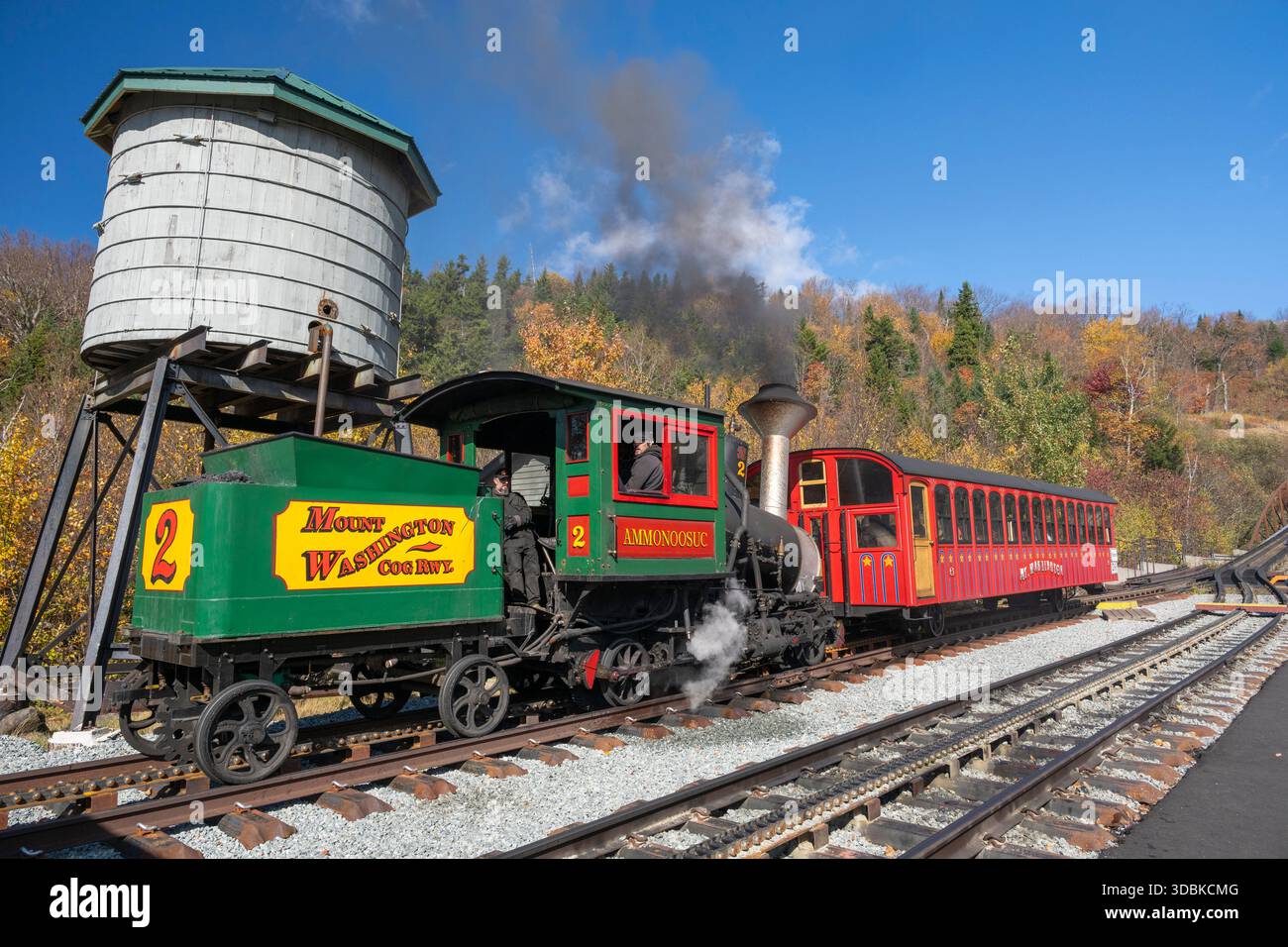 Treno a vapore sulla ferrovia a cremagliera, Mount Washington, New Hampshire Foto Stock