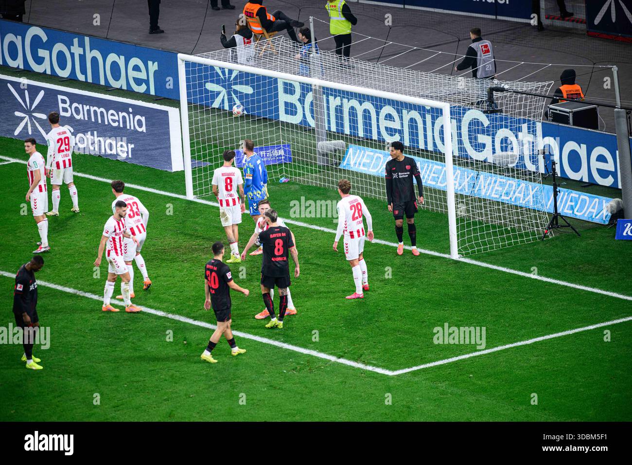 LEVERKUSEN, GERMANIA - 13 DICEMBRE 2025: - Bundesliga match Bayer 04 Leverkusen vs 1.FC Koeln al BayArena. Foto Stock
