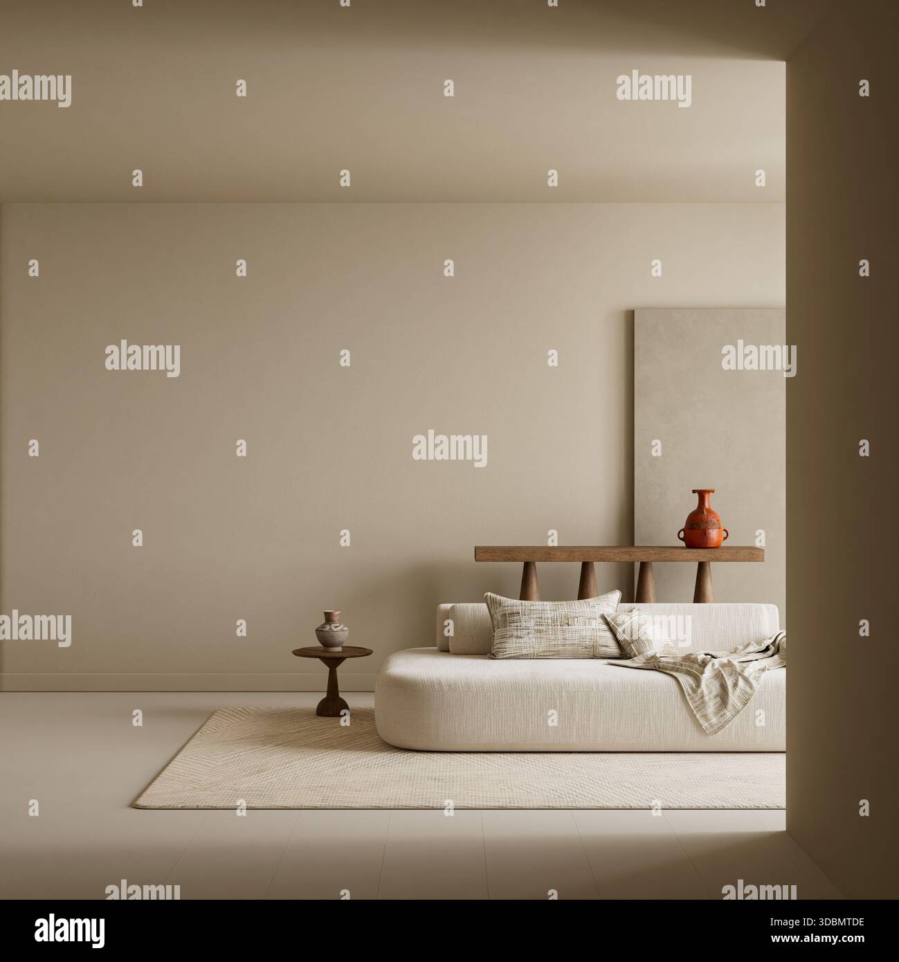 Un interno sereno che enfatizza lo spazio negativo con un divano neutro, un piedistallo in legno scultoreo e una luce diurna delicata che crea un ambiente minimalista e calmo 3D il Foto Stock