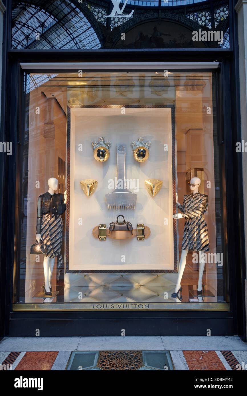 Italia, Milano, vetrina, negozio di moda Foto Stock