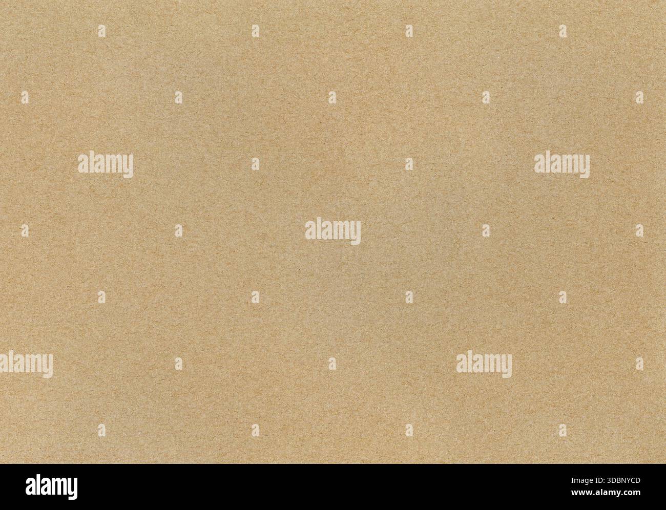 Superficie di carta o cartone marrone, sfondo, trama. Sfondo di una superficie leggermente ruvida e ruvida. Liscio, ma un po' fibroso brownis Foto Stock