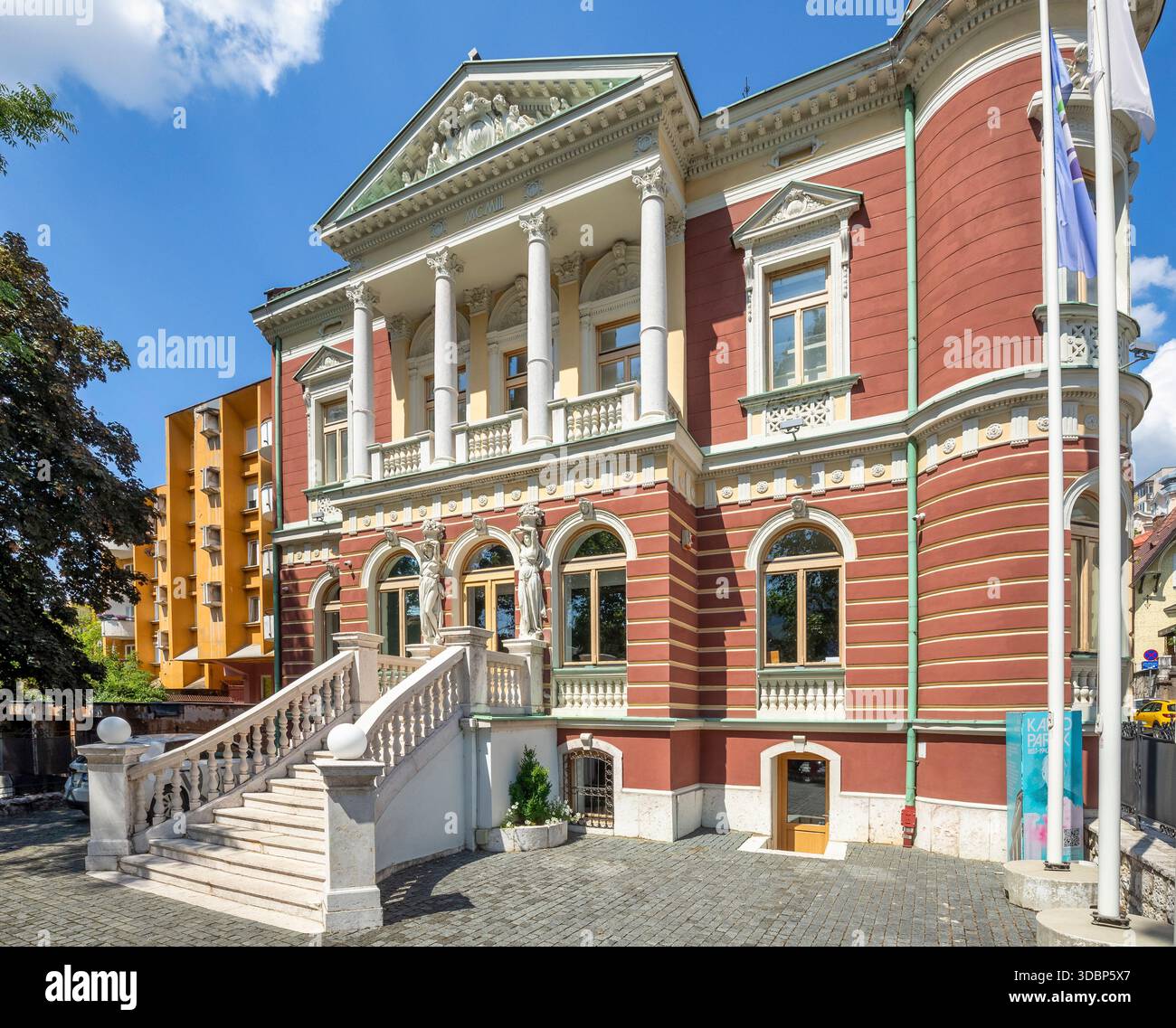 Museo Olimpico, uno dei punti di riferimento culturali di Sarajevo, Bosnia ed Erzegovina Foto Stock