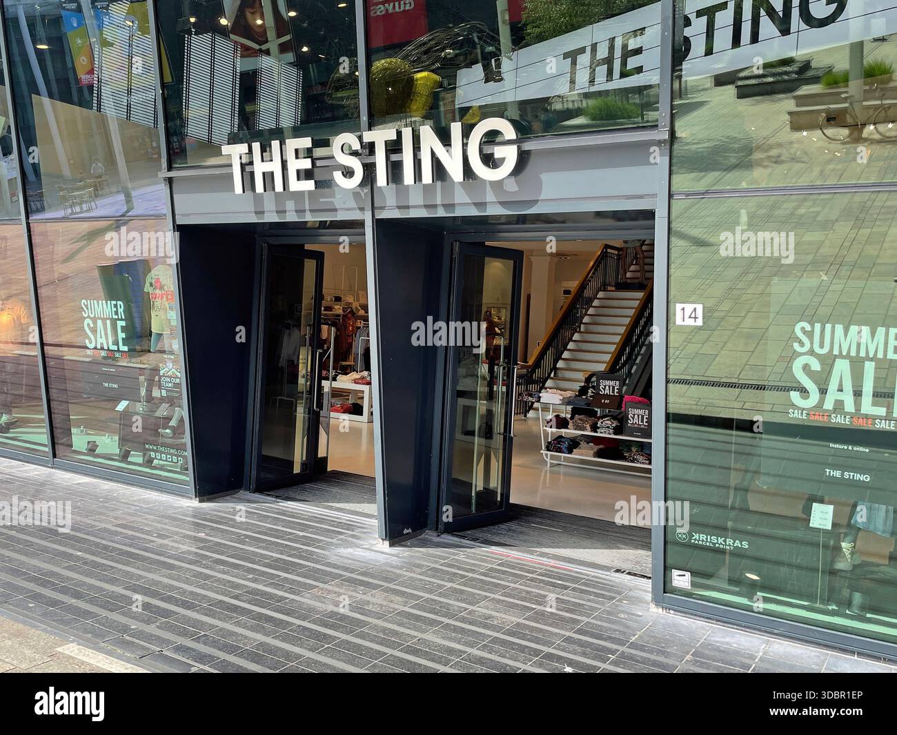 Almere, Paesi Bassi - 18 giugno 2022: Ingresso al negozio di moda Sting. Foto Stock