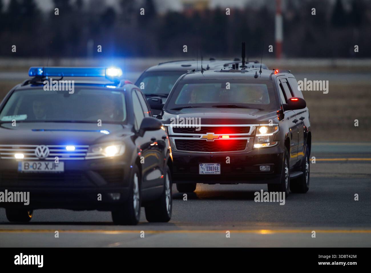 Otopeni, Romania - 11 marzo 2022: Vettura corazzata Chevrolet Suburban per il trasporto del presidente e vicepresidente degli Stati Uniti. Foto Stock
