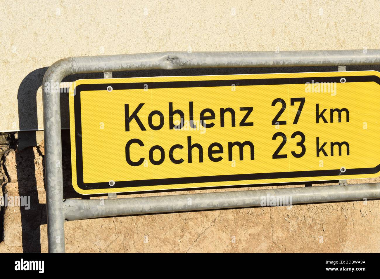 Cartello segnaletico per Cochem e Coblenza, Mosel in Germania Foto Stock