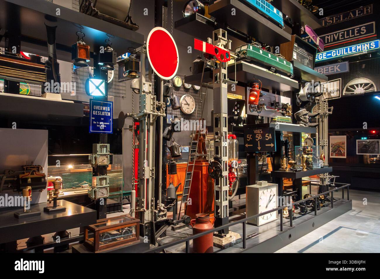 Interno del Train World, museo ferroviario di Schaerbeek / Schaarbeek, Bruxelles, Belgio Foto Stock