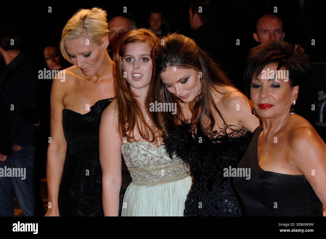 KEREN CRAIG, PRINCESS BEATRICE, GEORGINA CHAPMAN, SHIRLEY BASSEY'Swarovski Fashion Rocks' Concert alla Royal Albert Hall 18 ottobre 2007 Londra, E. Foto Stock