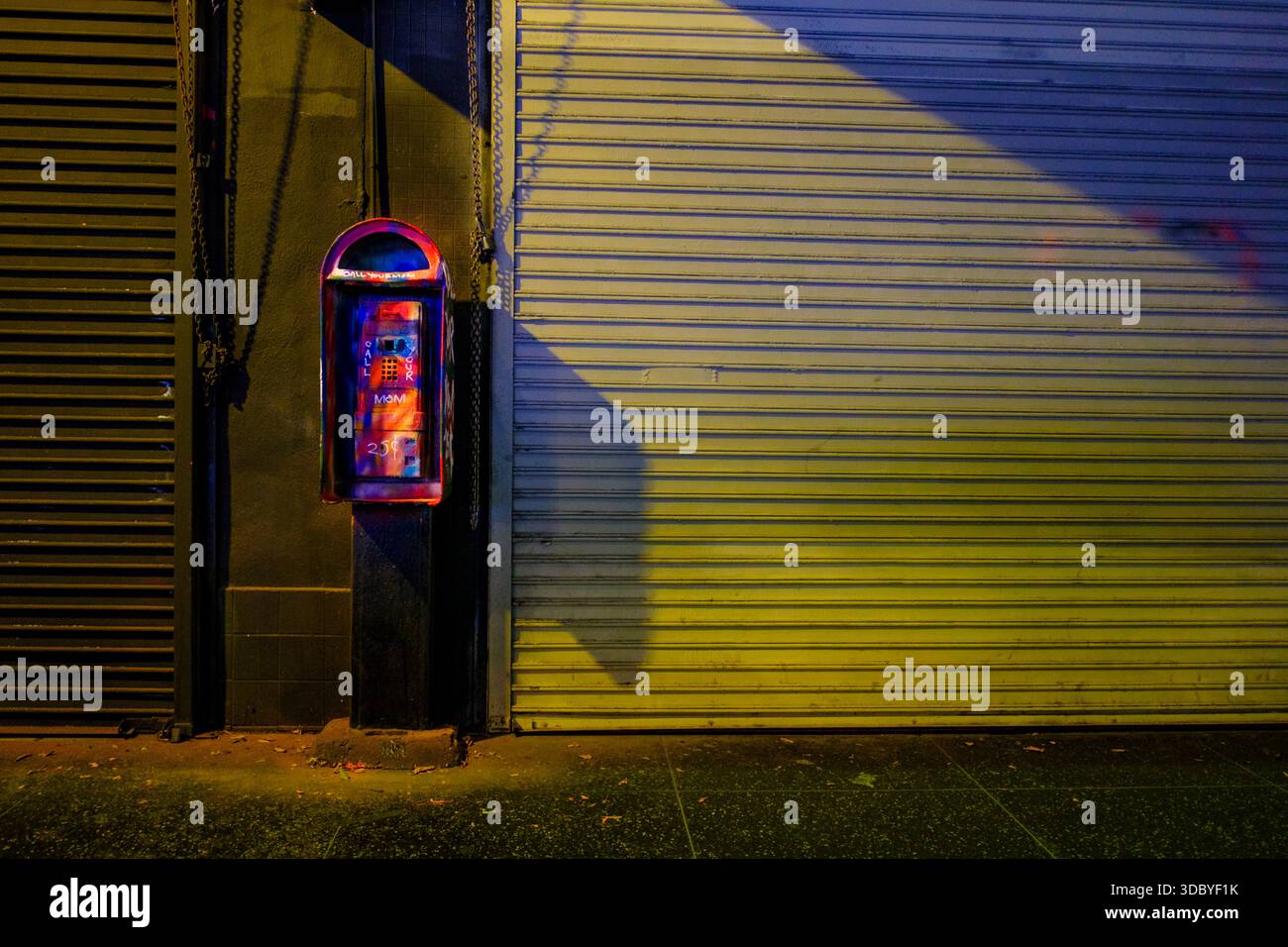 Vecchio telefono, Hollywood Boulevard, Los Angeles, California, Stati Uniti d'America Foto Stock