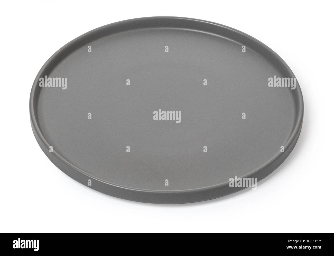 Teglia tonda antiaderente isolata su sfondo bianco, pronta per la cottura Foto Stock