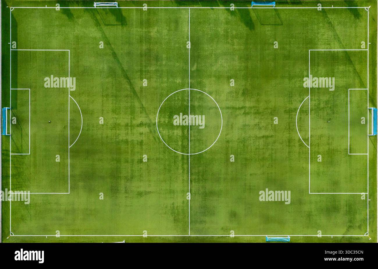 Un stade de Foot en Gazon synthétique Foto Stock