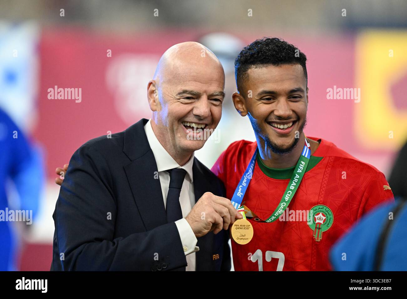 Doha, Qatar. 18 dicembre 2025: Giocatori di calcio di Marocco e Giordania in azione allo stadio Lusail durante le finali di Coppa Araba a Doha, Qatar, il 18 dicembre 2025.Credit:Ranjith Kumar/Alamy notizie dal vivo Foto Stock