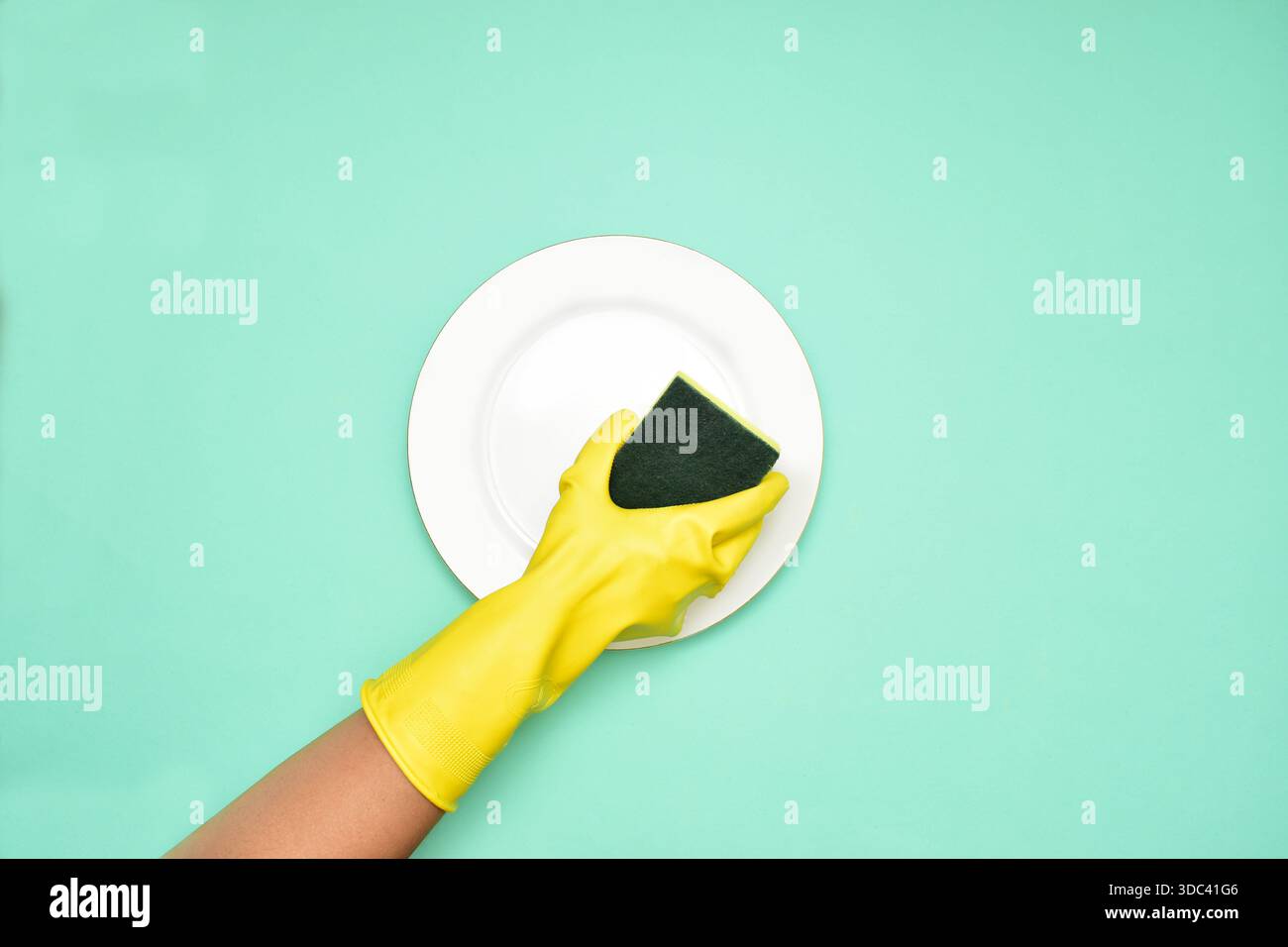 Pulizia frizzante: Lavastoviglie minimalista e pulizia della casa Foto Stock