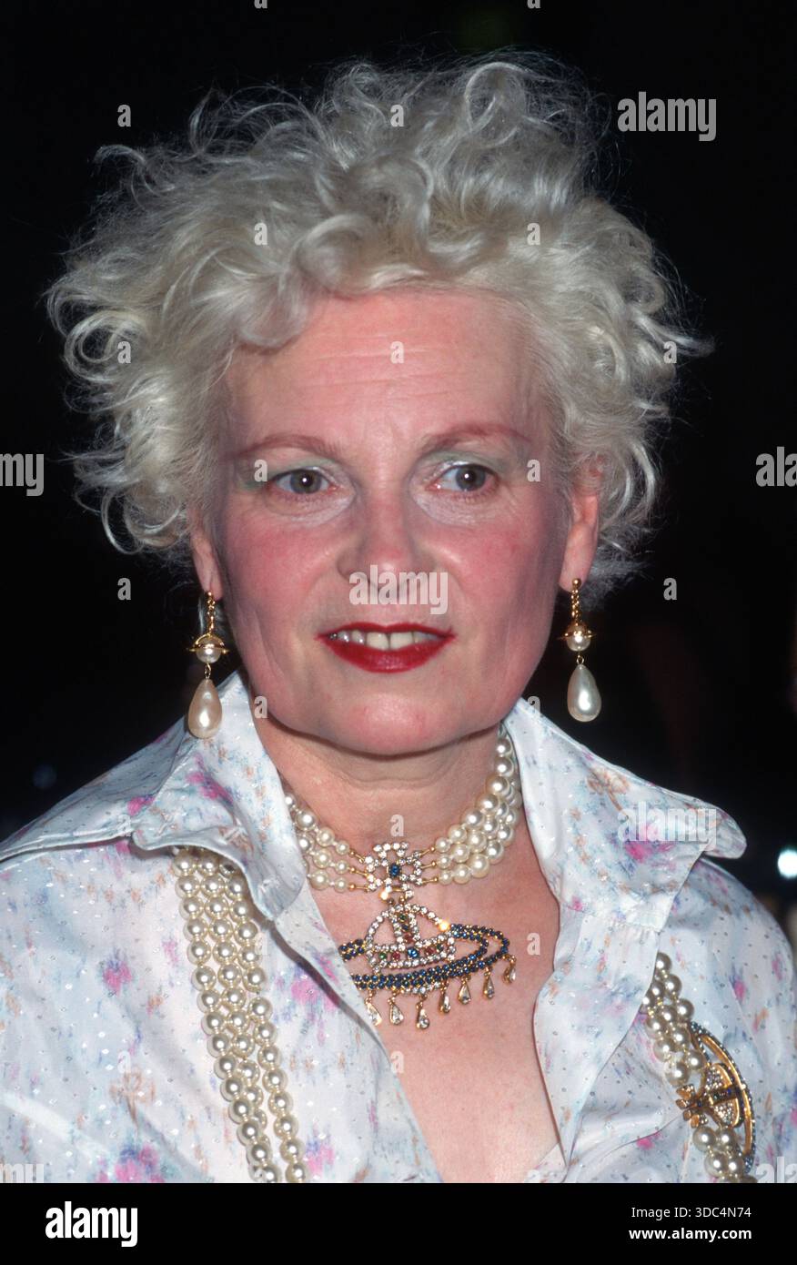 Vivienne WestwoodJudge alla Elite Premiere Model of the Year presso la Whitbread Brewery, Chiswell Street, Londra, Inghilterra il 20 luglio 1995 CAP/PL ©Phil L Foto Stock
