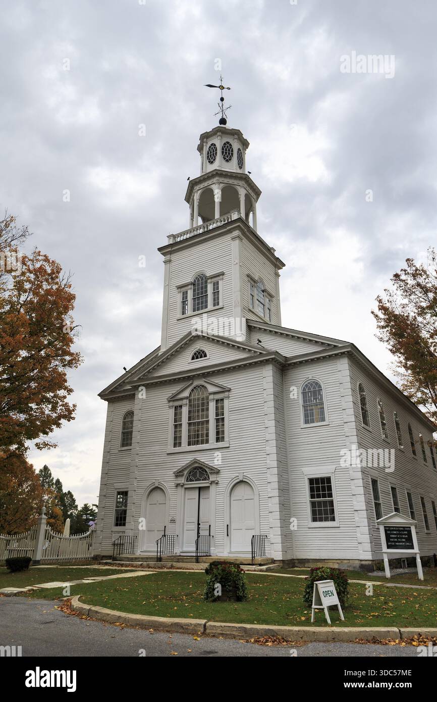 Prima chiesa congregazionale di Bennington, chiesa storica, campanile a più livelli, finestre palladiane, architettura della chiesa coloniale, vecchia Bennington, Foto Stock