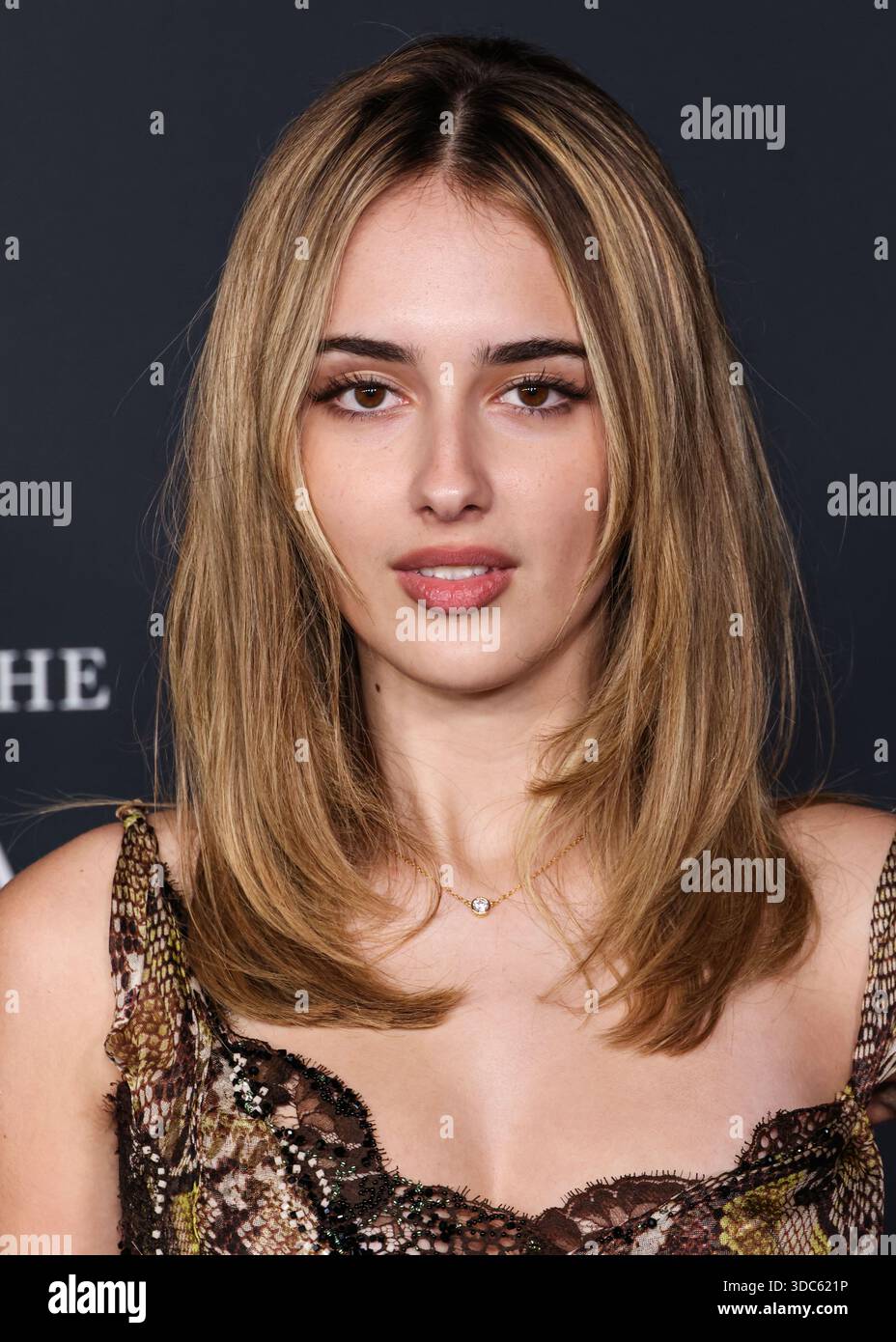 HOLLYWOOD, LOS ANGELES, CALIFORNIA, Stati Uniti - 14 DICEMBRE: L'attrice americana Julia Butters che indossa Salih Balta arriva alla premiere di Los Angeles di Searchlight Pictures 'The Testament of Ann Lee' tenutasi presso l'Academy of Motion Picture Arts and Sciences - Linwood Dunn Theater il 14 dicembre 2025 a Hollywood, Los Angeles, California, Stati Uniti. (Foto di Xavier Collin/Image Press Agency) Foto Stock
