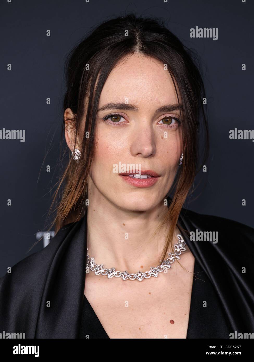 HOLLYWOOD, LOS ANGELES, CALIFORNIA, USA - 14 DICEMBRE: L'attrice francese Stacy Martin arriva alla premiere di Los Angeles di "The Testament of Ann Lee" della Searchlight Pictures tenutasi all'Academy of Motion Picture Arts and Sciences - Linwood Dunn Theater il 14 dicembre 2025 a Hollywood, Los Angeles, California, Stati Uniti. (Foto di Xavier Collin/Image Press Agency) Foto Stock
