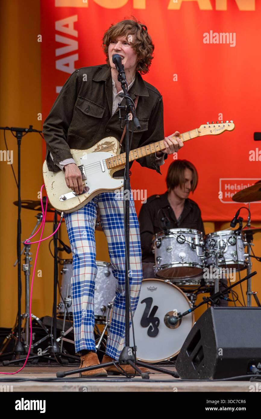 Teo Hirvonen e Leevi Jämsä della band US sul palco Espa di Helsinki, Finlandia Foto Stock