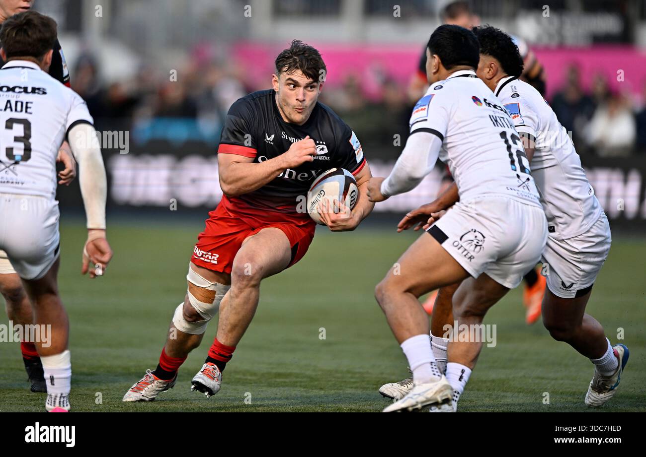 Barnet, Regno Unito. 20 dicembre 2025. Prem Rugby. Saracens V Exeter Chiefs. Stadio Stonex. Barnet. Theo Dan (Saracens) fa una pausa durante il Saracens V Exeter Chiefs Gallagher PREM Rugby Match. Crediti: Sport in foto/Alamy Live News Foto Stock