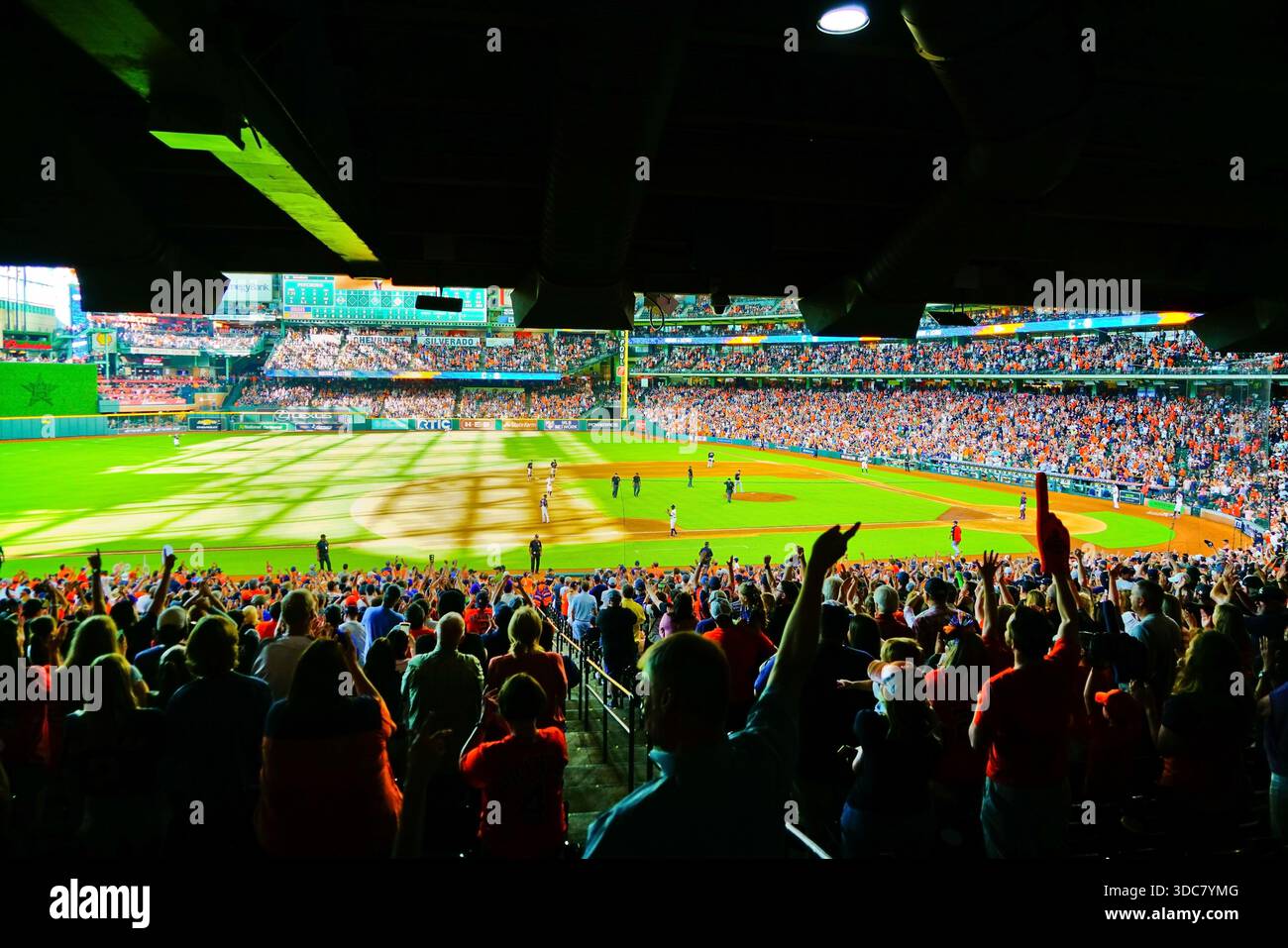 Vista del Minute Maid Park di Houston come stadio di casa degli Houston Astros della Major League Baseball, con molti tifosi visitati il 19 maggio 2018. Foto Stock