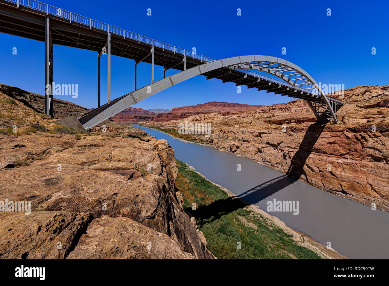 Hite Crossing Bridge, fiume Colorado, Utah, Stati Uniti Foto Stock