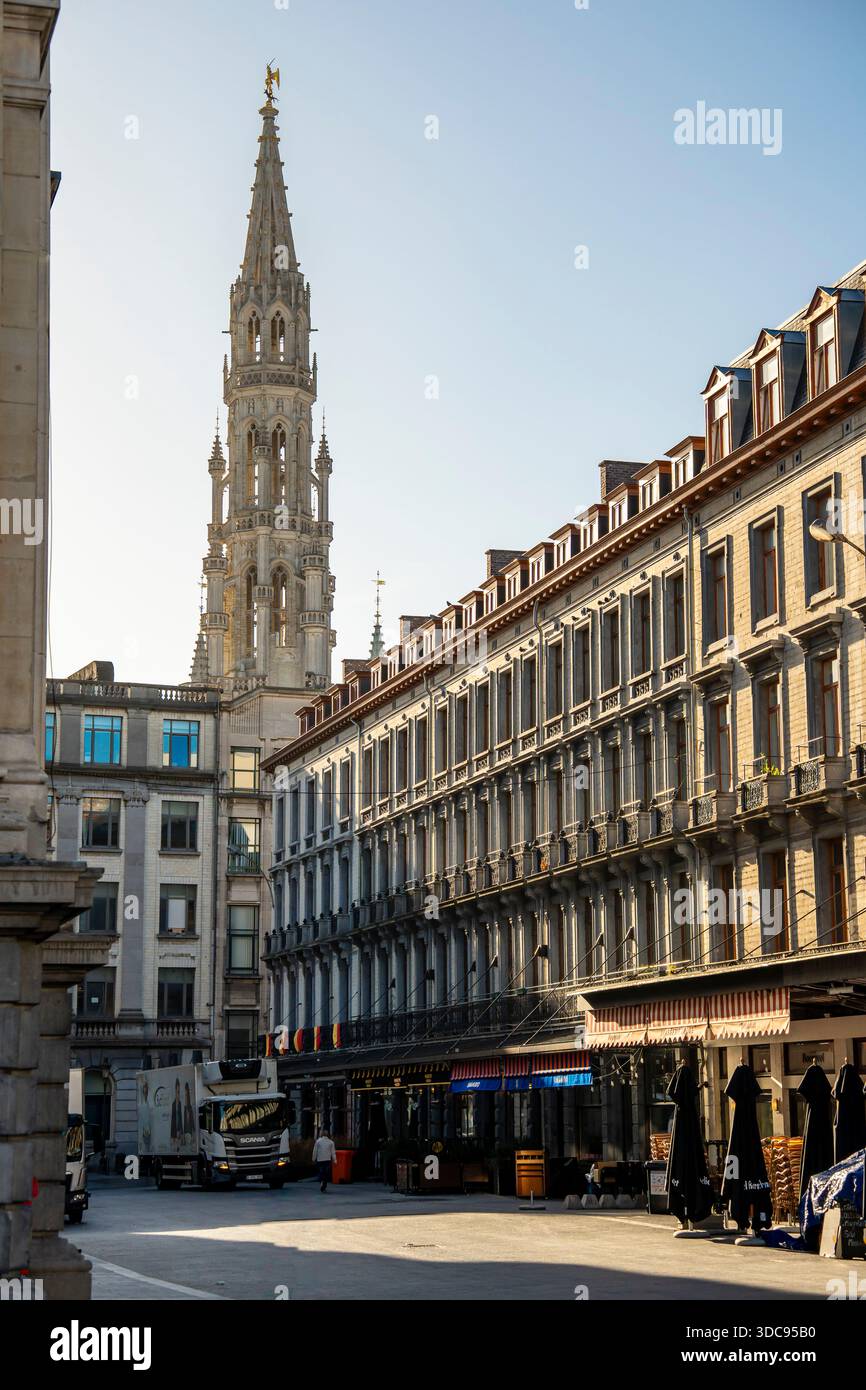 Il municipio della città di Bruxelles, patrimonio dell'umanità dell'UNESCO, è un edificio gotico risalente al Medioevo situato sulla famosa Grand Place di Bruxelles, in Belgio Foto Stock