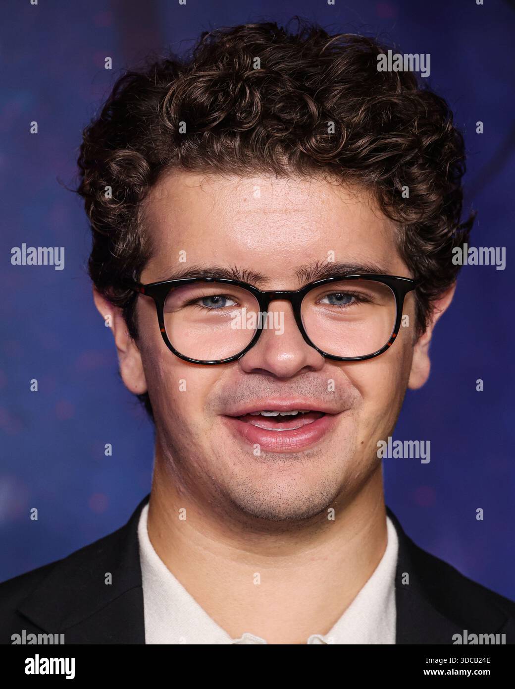 (FILE) Stranger Things 5 Vol. 2 pubblicherà tre nuovi episodi a Natale (giovedì 25 dicembre 2025) e Vol. 3 - l'episodio finale a Capodanno (mercoledì 31 dicembre 2025). HOLLYWOOD, LOS ANGELES, CALIFORNIA, USA - 08 NOVEMBRE: L'attore e cantante americano Gaten Matarazzo arriva all'evento Netflix FYSEE: The Fall Edit - 'Stranger Things' Season 5 FYC (for Your Consideration) tenuto al Netflix Tudum Theater l'8 novembre 2025 a Hollywood, Los Angeles, California, Stati Uniti. (Foto di Xavier Collin/Image Press Agency) Foto Stock