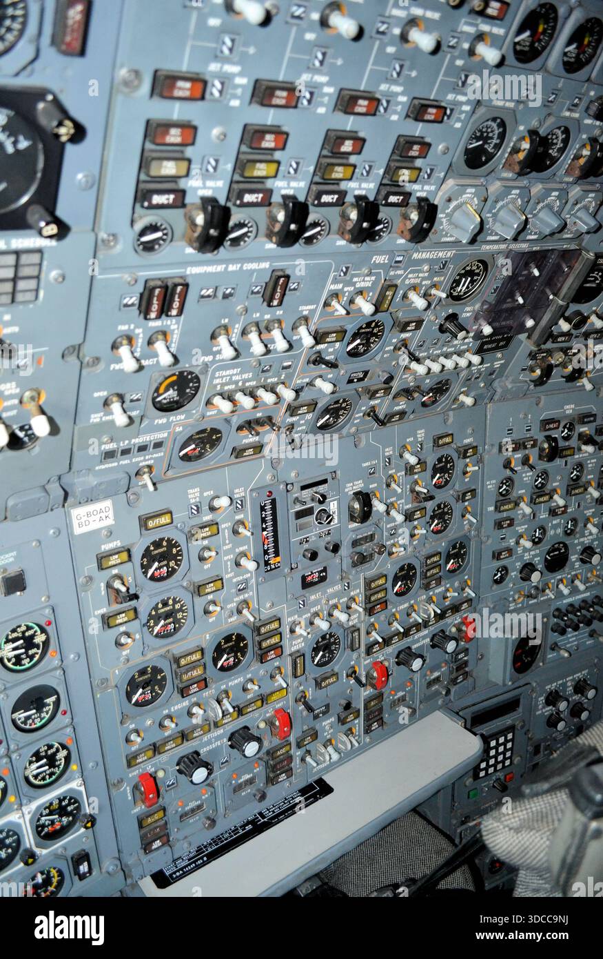British Airways Concorde G-BOAD, conservato accanto al porto di New York e all'Intrepid Museum Foto Stock