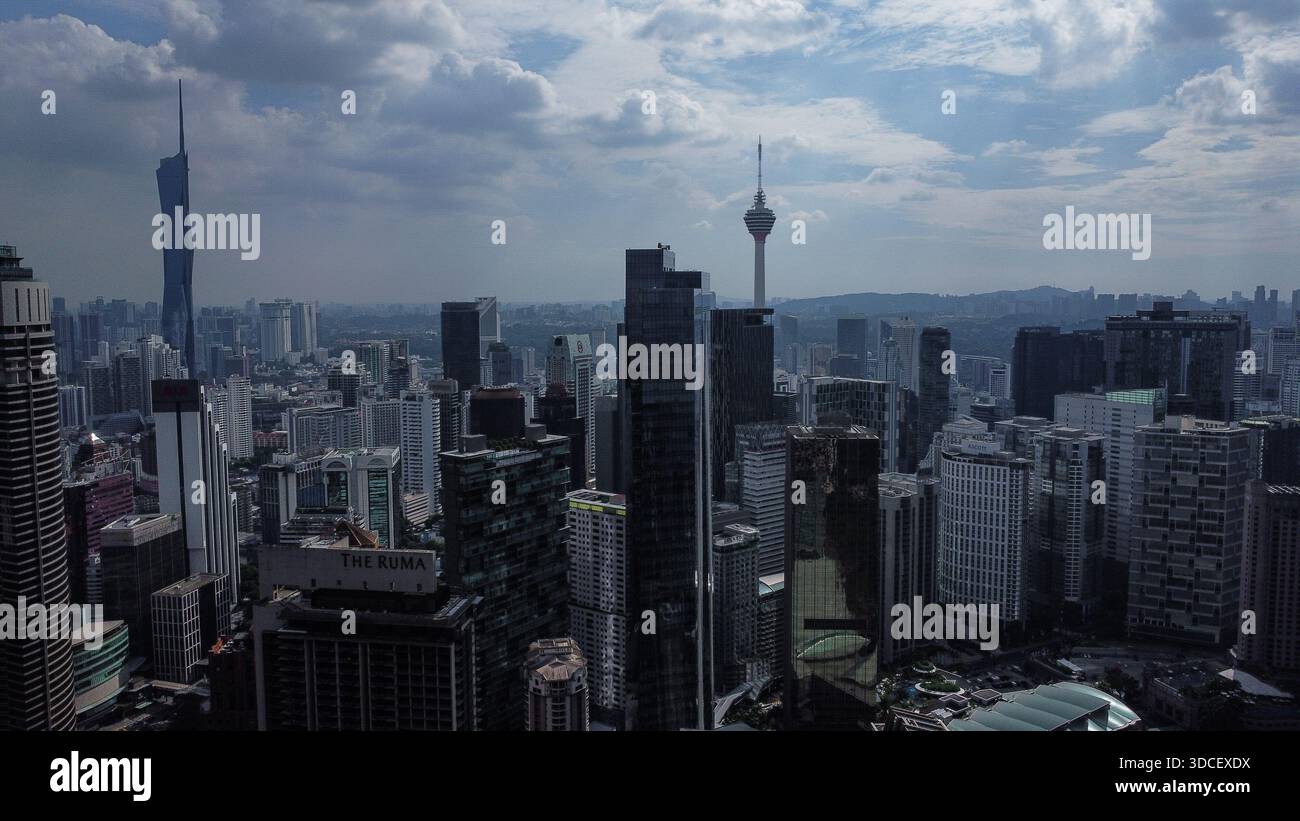 Vita metropolitana moderna: Un'indagine aerea di Kuala Lumpur Foto Stock