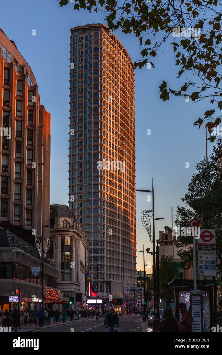 The Center Point Building, Londra, Inghilterra, Regno Unito. Foto Stock