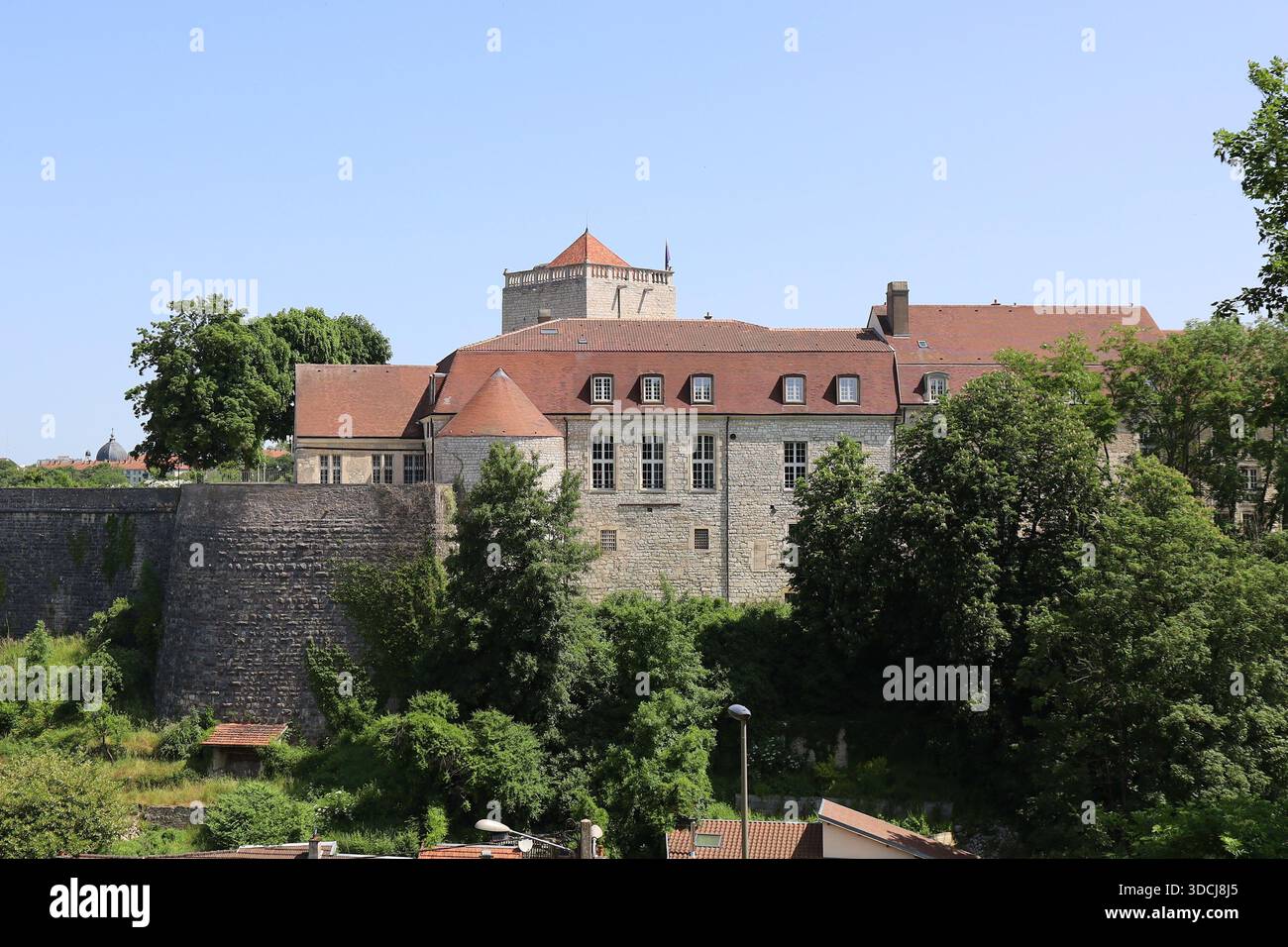 Ancien château, vue de l'extérieur, ville de Chaumont, département de Haute-Marne Francia Foto Stock
