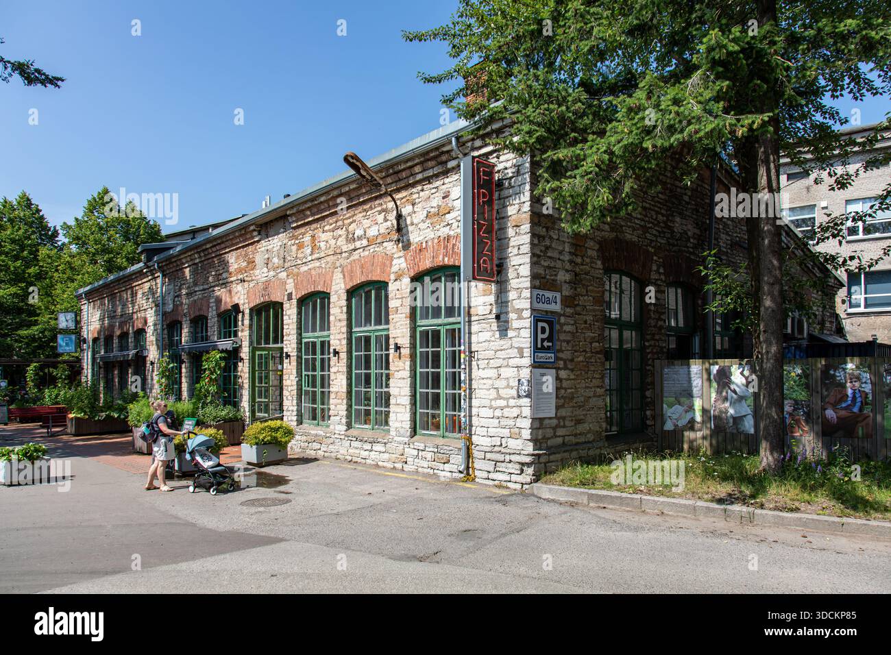 Former industrial building, now a restaurant, in Telliskivi district of Tallinn, Estonia Foto Stock