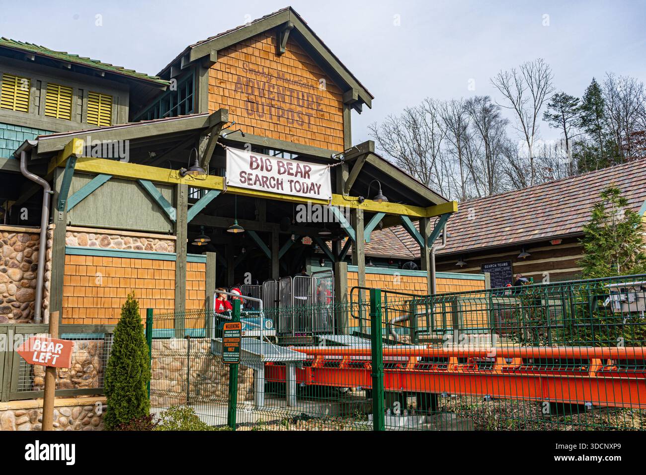 Ingresso alle montagne russe Big Bear Mountain nel parco a tema Dollywood a Pigeon Forge, Tennessee, Stati Uniti Foto Stock