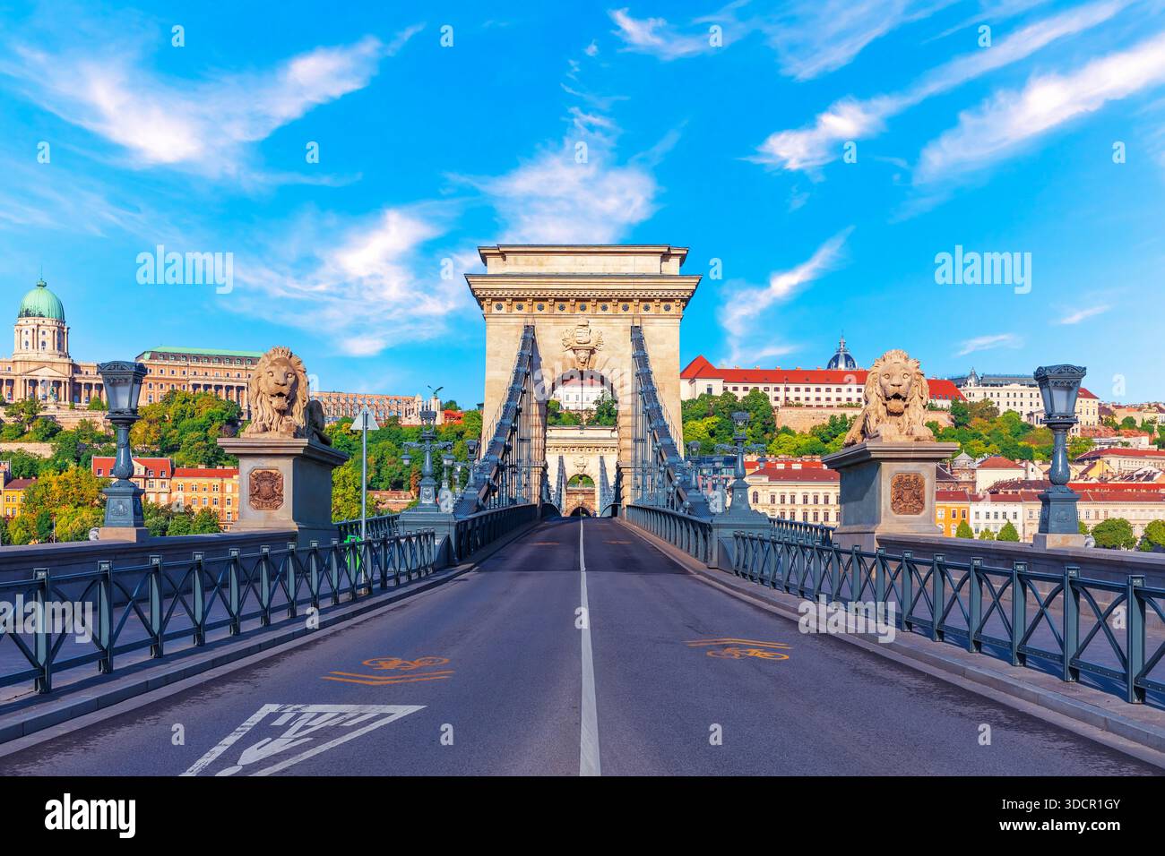 Ponte delle catene sul Danubio, popolare luogo di visita, Budapest, Ungheria. Foto Stock