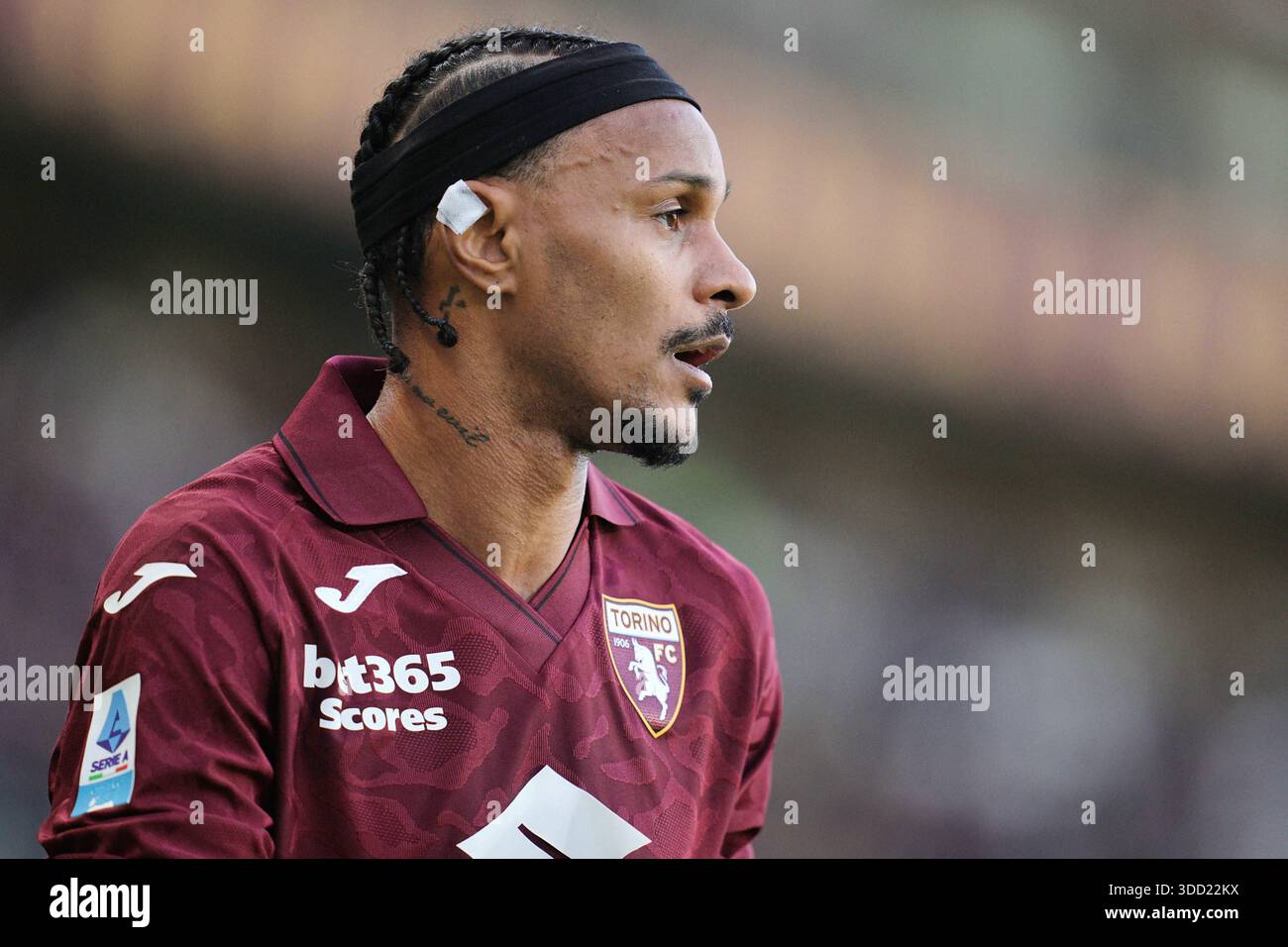 Torino, Italia. 27 dicembre 2025. TorinoÕs Valentino Lazaro durante la partita di calcio di serie A tra Torino e Cagliari allo Stadio Olimpico grande Torino di Torino - sabato 27 dicembre 2025. Sport - calcio . (Foto di Marco Alpozzi/Lapresse) credito: LaPresse/Alamy Live News Foto Stock