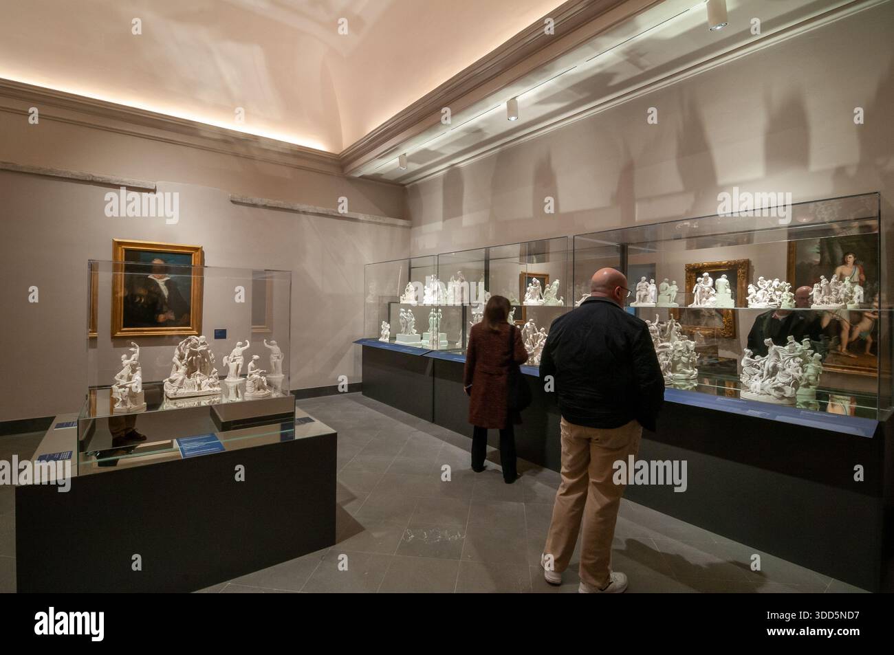 Il XIX secolo a Napoli. Una mostra nelle nuove sale del museo della Certosa di San Martino. Collezione di ceramiche artistiche. Foto Stock