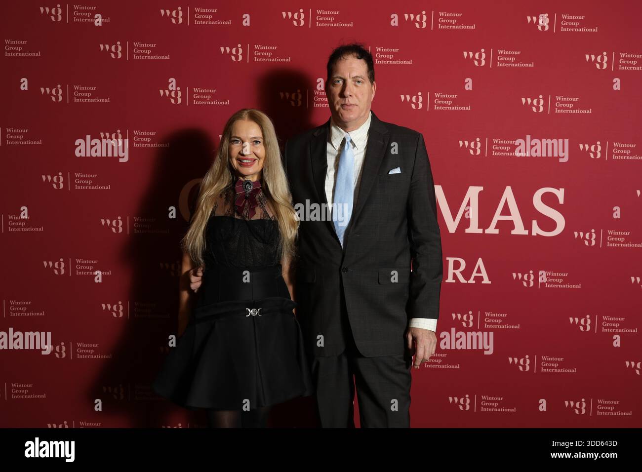 New York, Stati Uniti. 27 dicembre 2025. Artisti e ospiti arrivano sul Red carpet per il concerto di Natale della Carnegie Hall a New York City, Stati Uniti, il 27 dicembre 2025. (Foto di B.A. Van Sise/NurPhoto)0 credito: NurPhoto SRL/Alamy Live News Foto Stock
