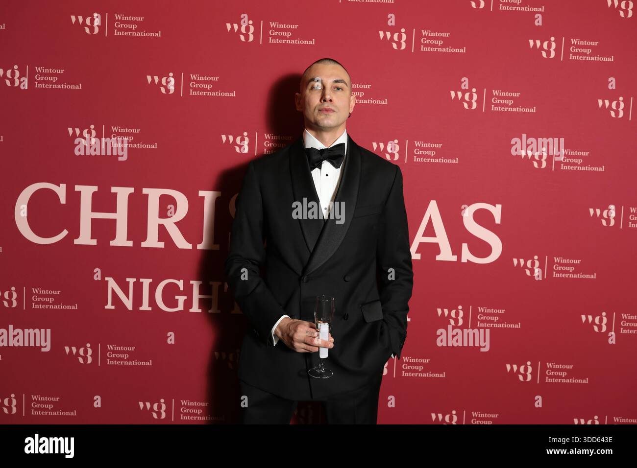 New York, Stati Uniti. 27 dicembre 2025. Artisti e ospiti arrivano sul Red carpet per il concerto di Natale della Carnegie Hall a New York City, Stati Uniti, il 27 dicembre 2025. (Foto di B.A. Van Sise/NurPhoto)0 credito: NurPhoto SRL/Alamy Live News Foto Stock