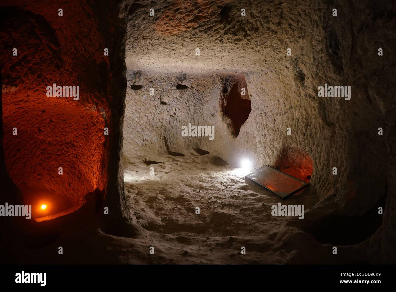NEVSEHIR, TURKIYE - 09 AGOSTO 2025: Città sotterranea di Kaymakli nella città di Kaymakli Foto Stock