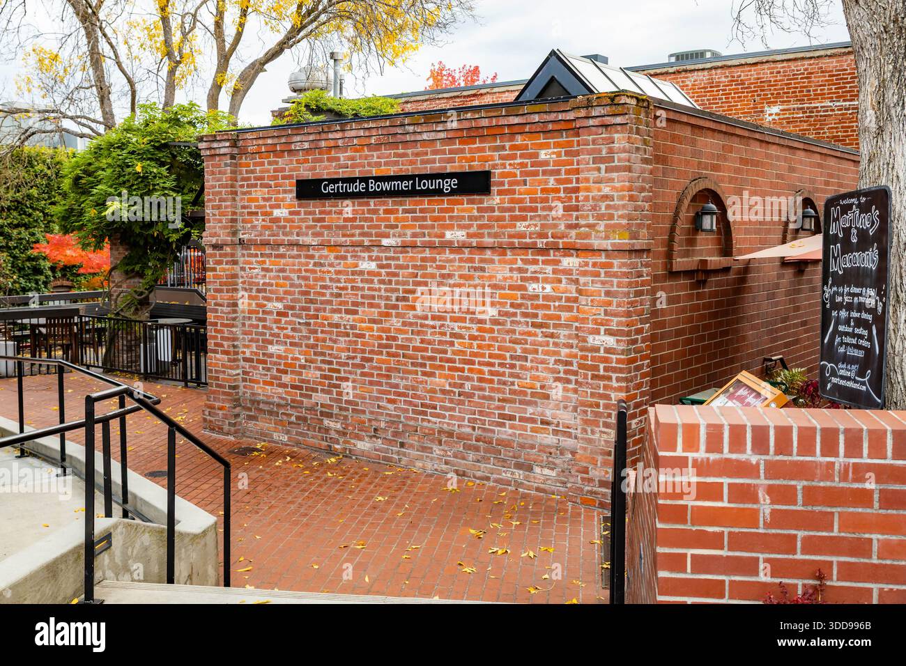 Ashland, OR, USA - 3 novembre 2025: Eleganti interni della Gertrude Bowman Lounge, un raffinato spazio pubblico e un'area di ritrovo all'interno dell'Oregon Shakespeare Foto Stock