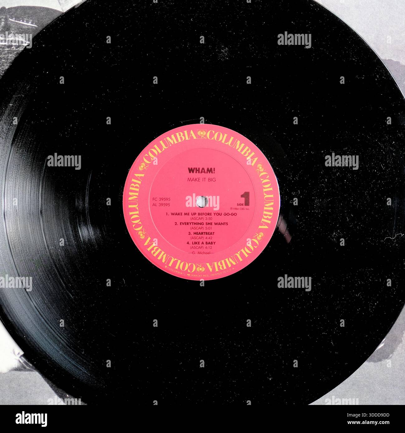 Lato 1 dell'album in vinile Make IT Big; il secondo album in studio del duo pop inglese Wham!, pubblicato nel 1984; Wake me Up Before You Go Hit Song. Foto Stock