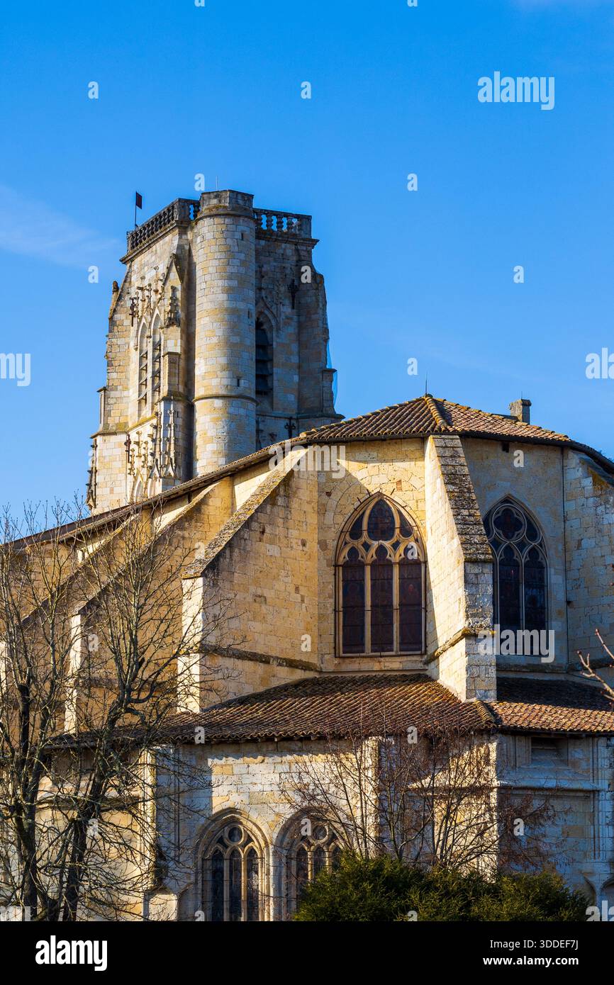 Cattedrale di Saint-Gervais-Saint-Protais a Lectoure, vista dalla passeggiata del Bastione Foto Stock
