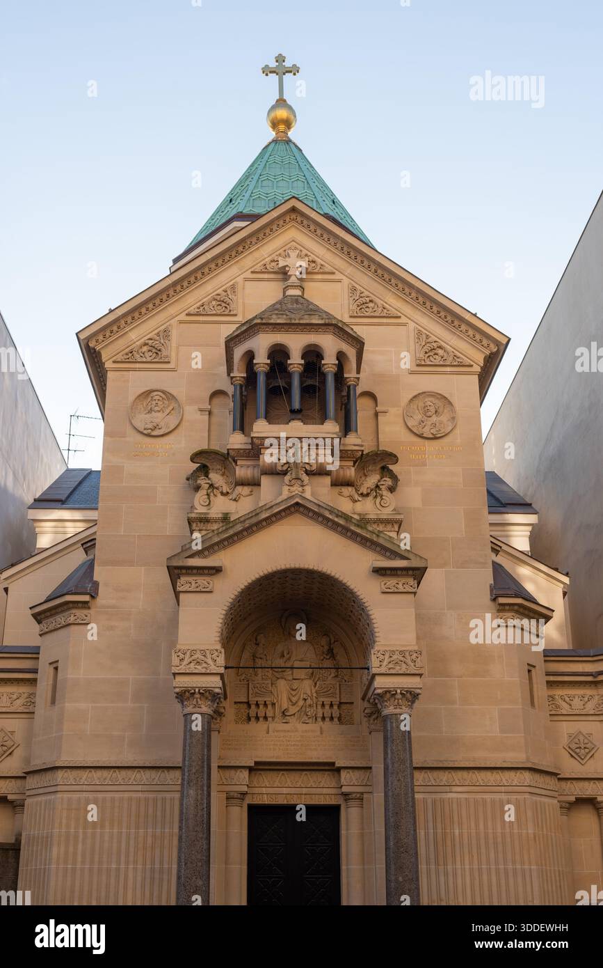 Parigi, Francia, 12.27.2025. La cattedrale armena di San Giovanni Battista si trova nell'VIII arrondissement di Parigi Foto Stock