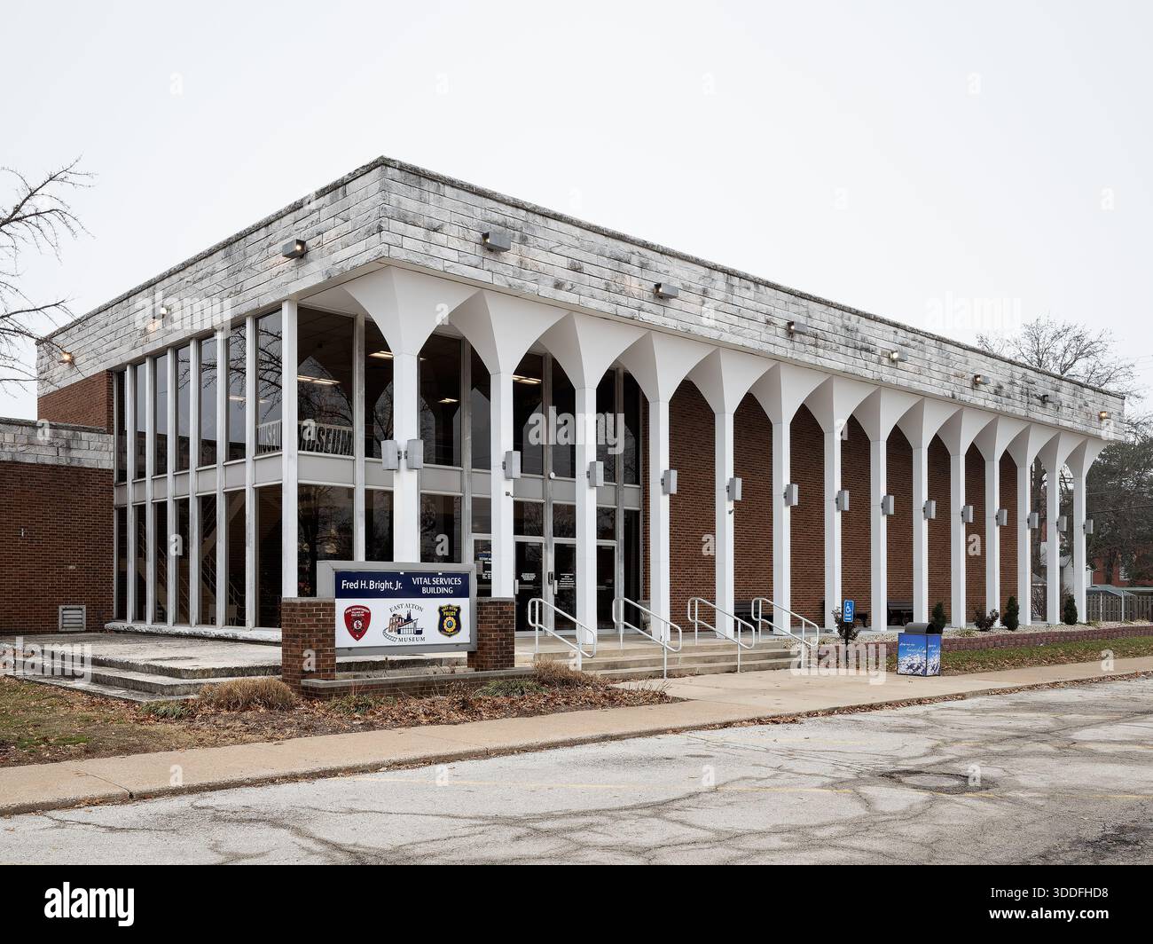 East Alton Vital Services Building, posizione: East Alton, Illinois, architetto: Keeney & Stolze Foto Stock