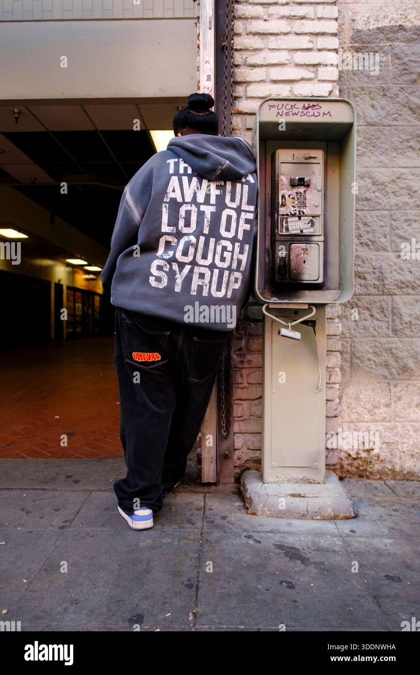 Telefono pubblico in rovina, Los Angeles, California, Stati Uniti d'America Foto Stock