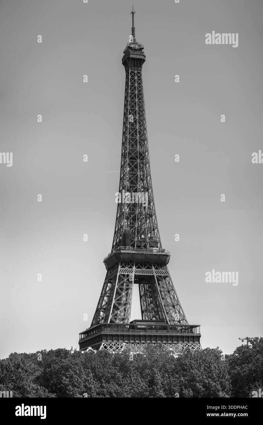 Torre Eiffel, cielo blu, Parigi, Francia Foto Stock