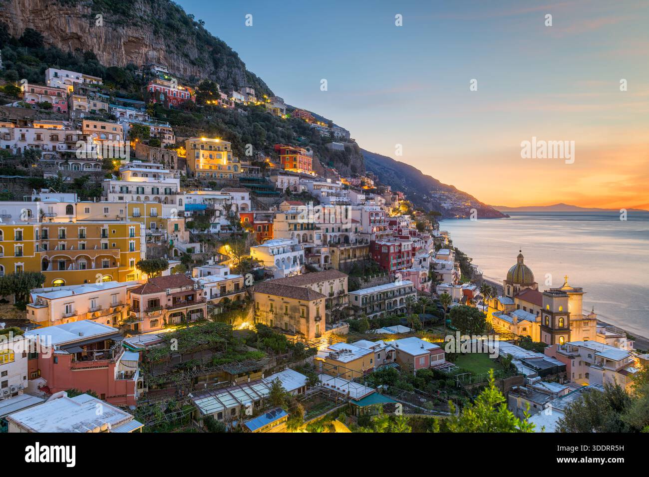 Positano, Italia lungo la Costiera Amalfitana Foto Stock