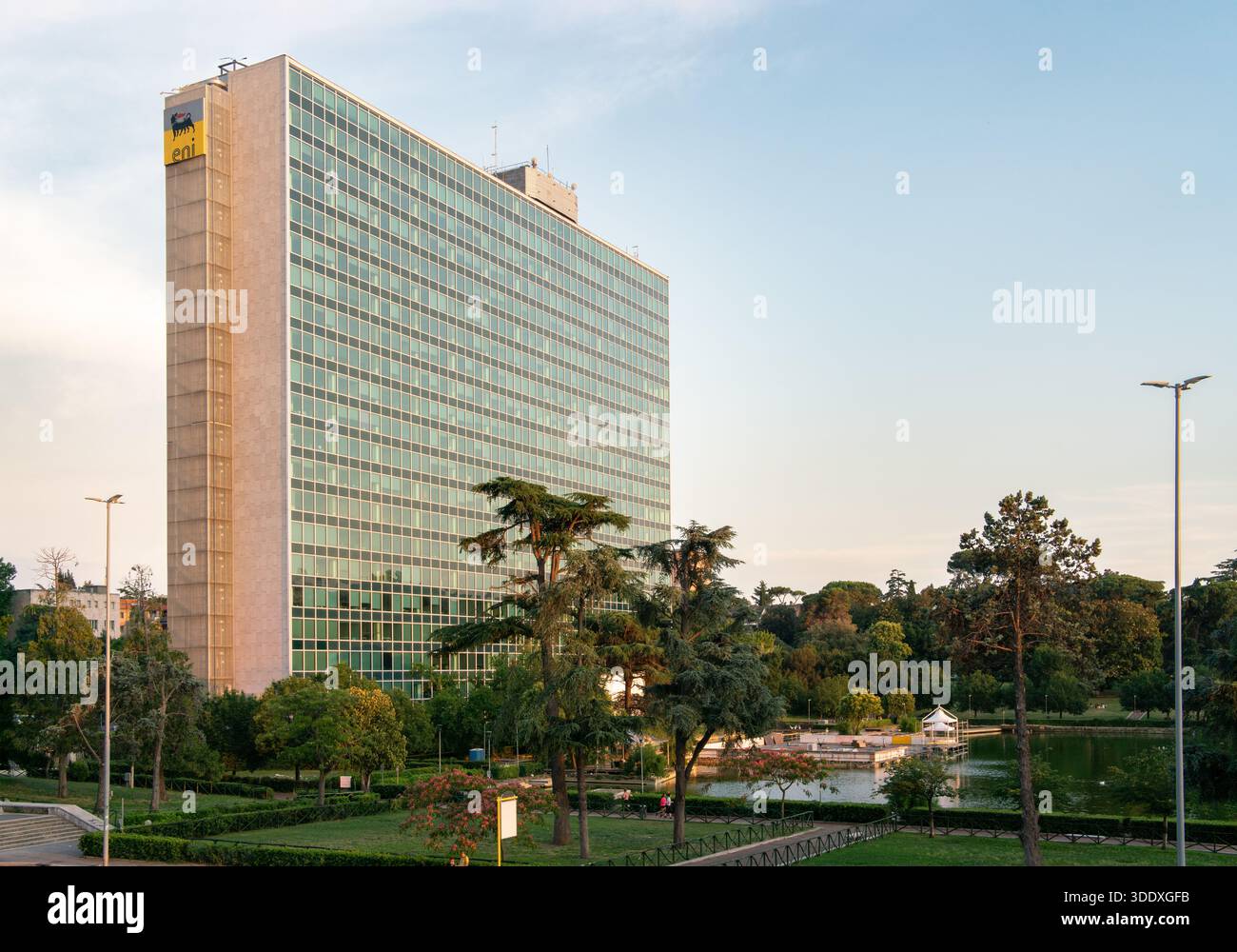 Palazzo Eni, palazzo moderno a Roma EUR, Italia Foto Stock